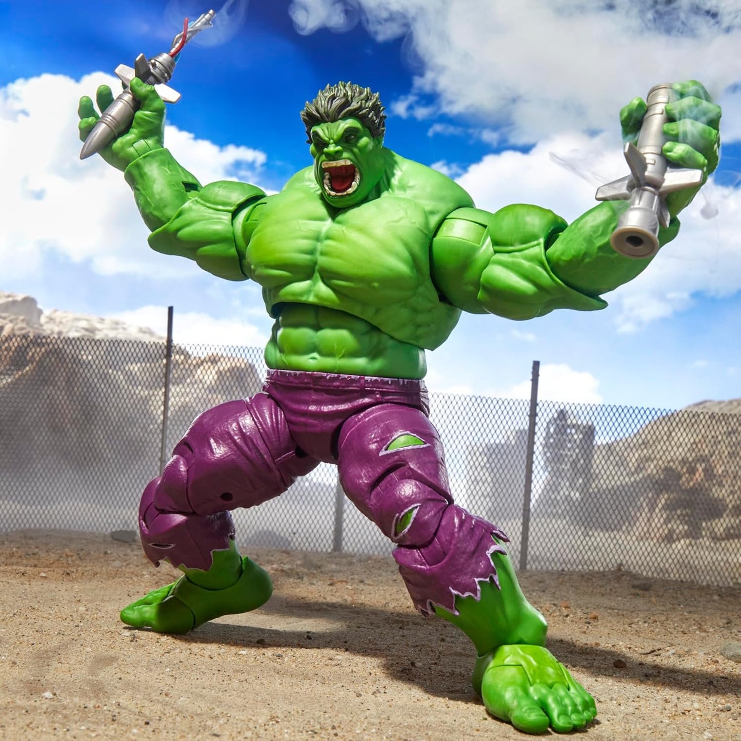 Marvel Legends Maximum Series Hulk Deluxe 6" Action Figure with Accessories