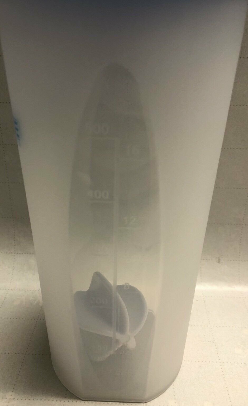 WORLDWIDE NUTRITION Blue Cap Shaker with Mixer Ball Protein Shake Mixing Bottle
