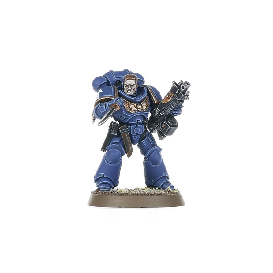 Warhammer 40K Space Marines Primaris Intercessors Squad Miniatures Set – 10 Multi-Part Plastic Figures with Bolt Rifle Options, Mk X Tacticus Armour & Citadel Bases