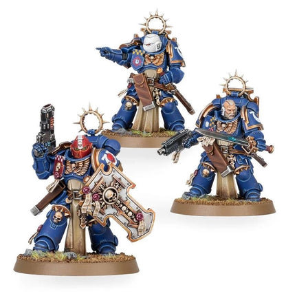 Warhammer 40,000 Space Marines Bladeguard Veteran Squad – 3 Plastic Miniatures with Power Swords & Storm Shields, Customizable Warhammer 40K Model Kit for Collectors & Tabletop Gaming (PRE-ORDER)