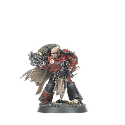 Warhammer 40,000 Red Corsairs Raiders Miniatures Set – 5 Customizable Chaos Space Marines with Transfer Sheet, Plastic Model Kit for Warhammer 40K