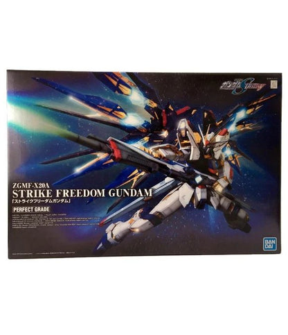 STRIKE FREEDOM GUNDAM ZGMF-X20A PG 1/60 Perfect Grade Model Kit – Bandai Collectible Gundam Model for Fans and Display