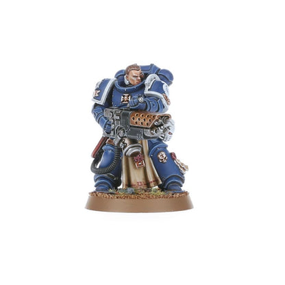 Warhammer 40K Space Marines Sternguard Veteran Squad Miniatures Kit – 5 Customizable Veteran Marksmen with Bolt Rifles, Combi-Weapons & Accessories – Warhammer 40,000 Model Building Set