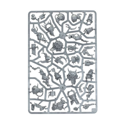 Warhammer 40,000 Chaos Space Marines Mutilators – 3 Multipart Plastic Miniatures with Interchangeable Weapons, Chaos Space Marines Army Unit, Citadel 50mm Bases & Transfer Sheet