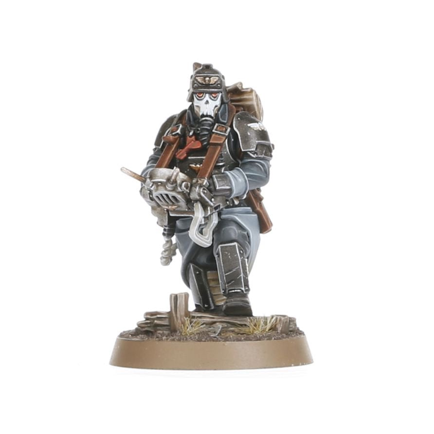 Warhammer 40,000 Astra Militarum Death Korps of Krieg Combat Engineers Set – 5+1 Plastic Miniatures Kit with Customisable Weapons, Remote Mine, Transfer Sheet, Citadel Bases (PRE-ORDER)