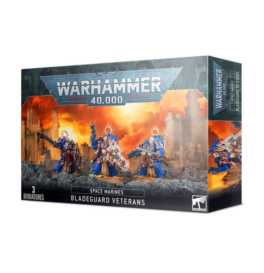 Warhammer 40,000 Space Marines Bladeguard Veteran Squad – 3 Plastic Miniatures with Power Swords & Storm Shields, Customizable Warhammer 40K Model Kit for Collectors & Tabletop Gaming