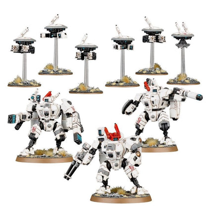 Warhammer 40K T'au Empire XV8 Crisis Battlesuit Team Miniatures Kit with Tactical Drones, Customizable Weapon Loadouts & Posable Models